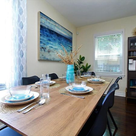Beachy Bungalow For Family Fun! Walk To Beach! 펜사콜라 외부 사진